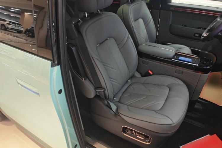 Used Zeekr MIX 2025 Intelligent Driving Version Right Front Seat
