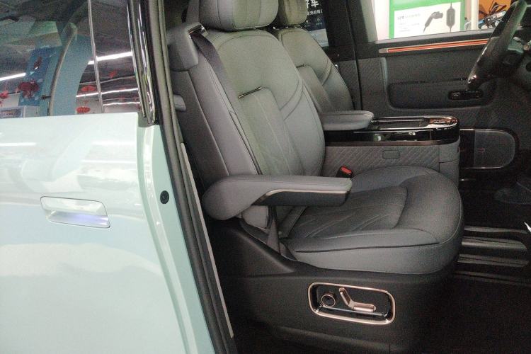 Used Zeekr MIX 2025 Long-Range Intelligent Driving Edition Right Front Seat