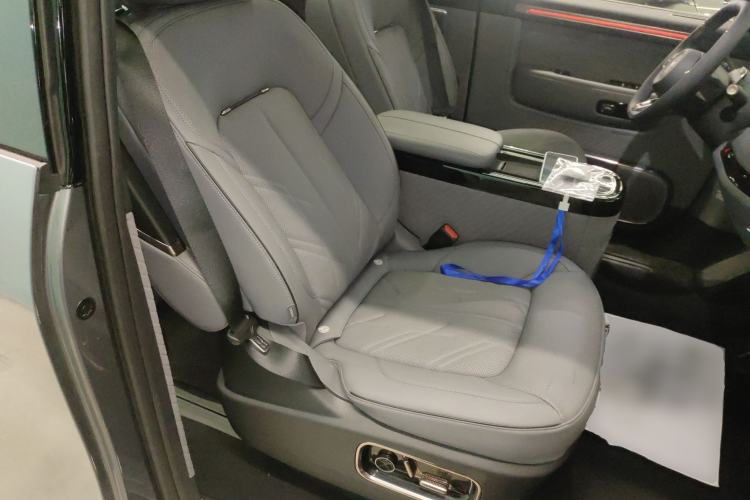 Used Zeekr MIX 2025 Long-Range Intelligent Driving Edition Right Front Seat
