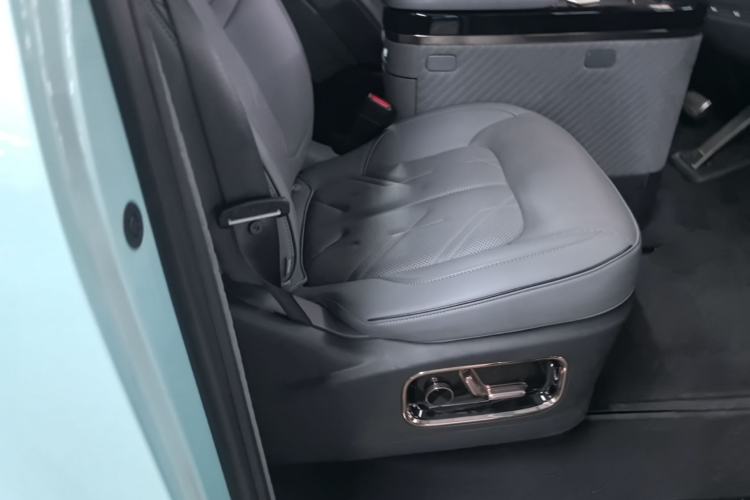 Used Zeekr MIX 2025 Intelligent Driving Version Right Front Seat