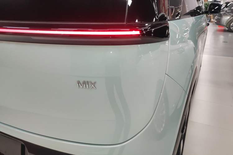 Used Zeekr MIX 2025 Long-Range Intelligent Driving Edition Right Rear Taillight