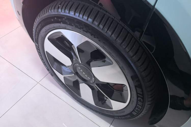 Used Zeekr MIX 2025 Intelligent Driving Version Right Rear Wheel Hub