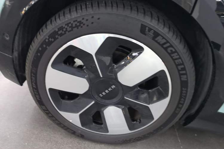 Used Zeekr MIX 2025 Intelligent Driving Version Right Rear Wheel Hub