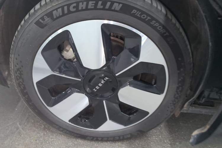 Used Zeekr MIX 2025 Intelligent Driving Version Right Rear Wheel Hub