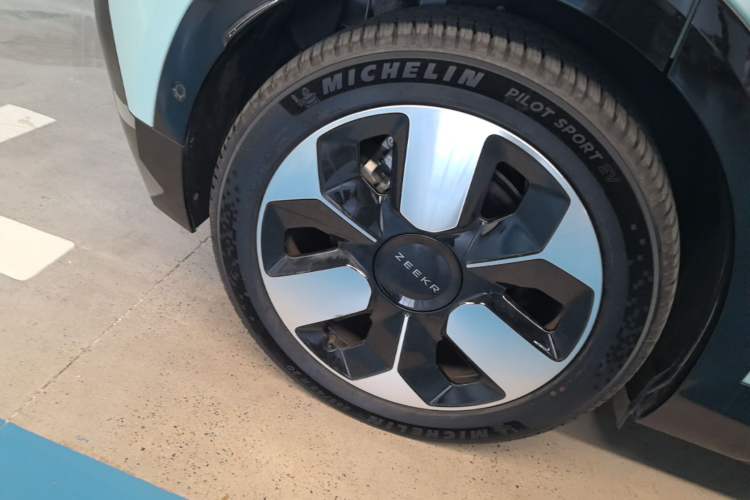 Used Zeekr MIX 2025 Intelligent Driving Version Right Rear Wheel Hub