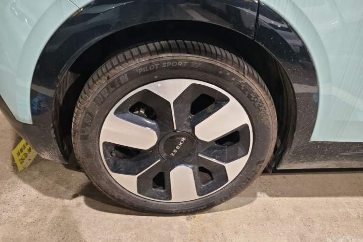 Used Zeekr MIX 2025 Intelligent Driving Version Right Rear Wheel Hub