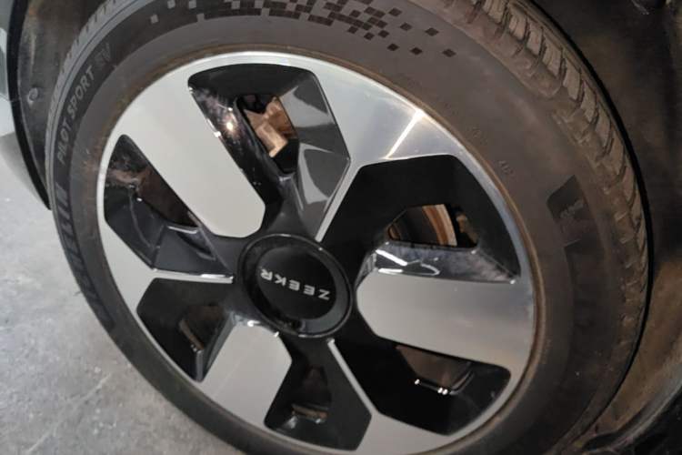 Used Zeekr MIX 2025 Intelligent Driving Version Right Rear Wheel Hub