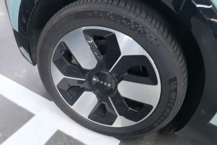 Used Zeekr MIX 2025 Intelligent Driving Version Right Rear Wheel Hub