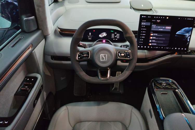 Used Zeekr MIX 2025 Long-Range Intelligent Driving Edition Steering Wheel
