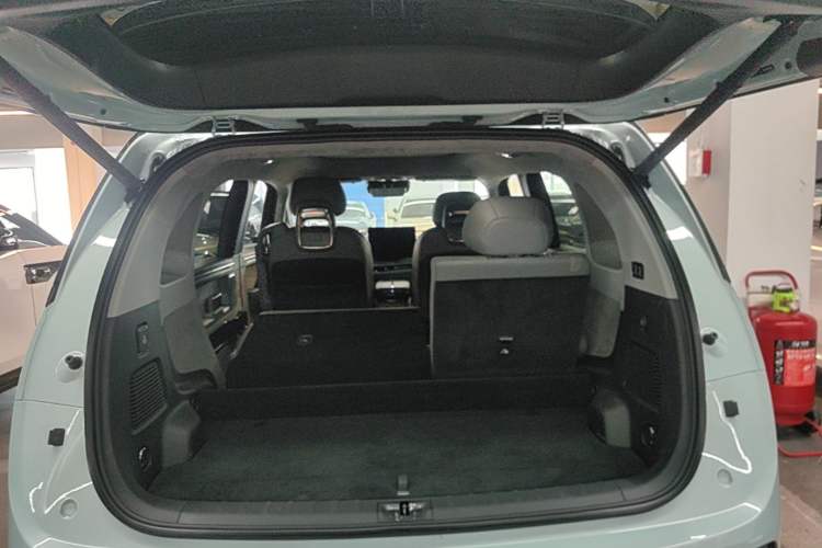 Used Zeekr MIX 2025 Intelligent Driving Version Trunk