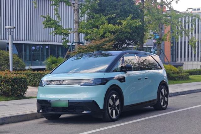 Ojetý Zeekr MIX 2025 Intelligent Driving Version
