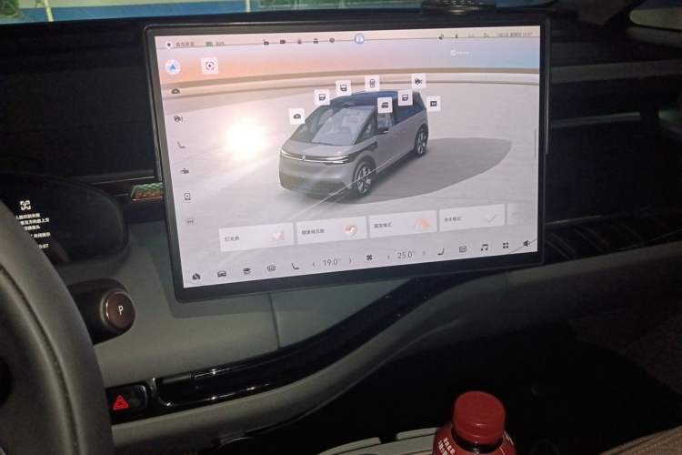 Used Zeekr MIX 2025 Long-Range Intelligent Driving Edition Audio And AC Panel