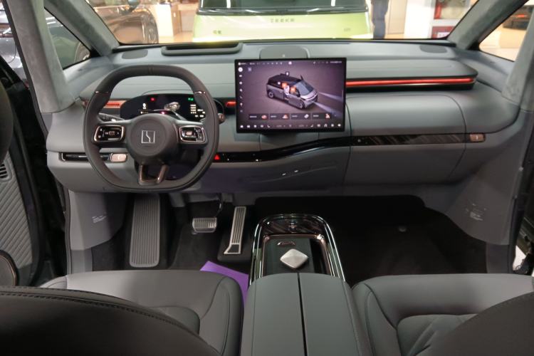 Used Zeekr MIX 2025 Long-Range Intelligent Driving Edition Center Console