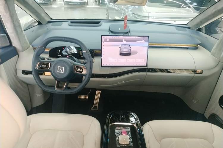 Used Zeekr MIX 2025 Long-Range Intelligent Driving Edition Center Console