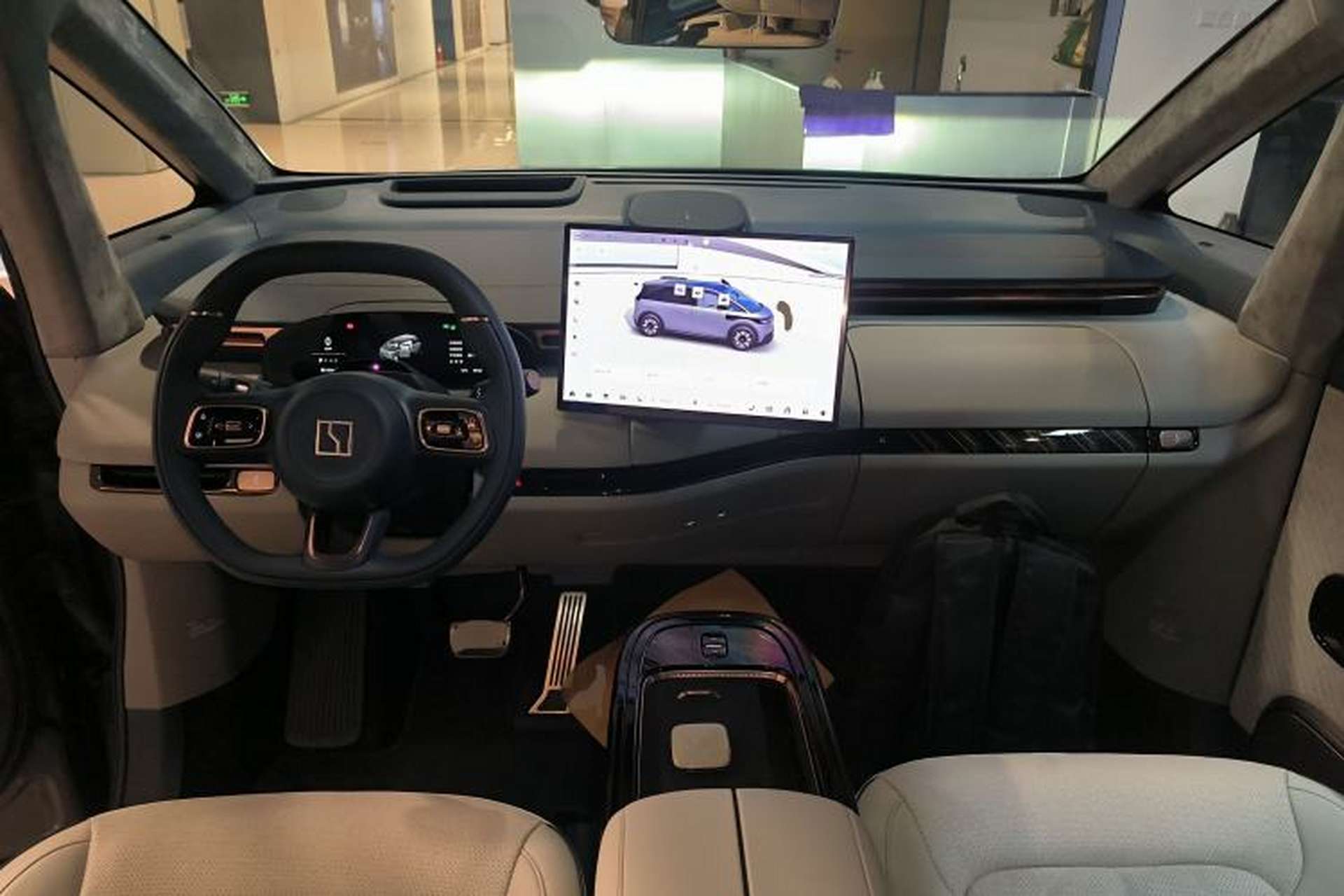 Used Zeekr MIX 2025 Long-Range Intelligent Driving Edition Center Console