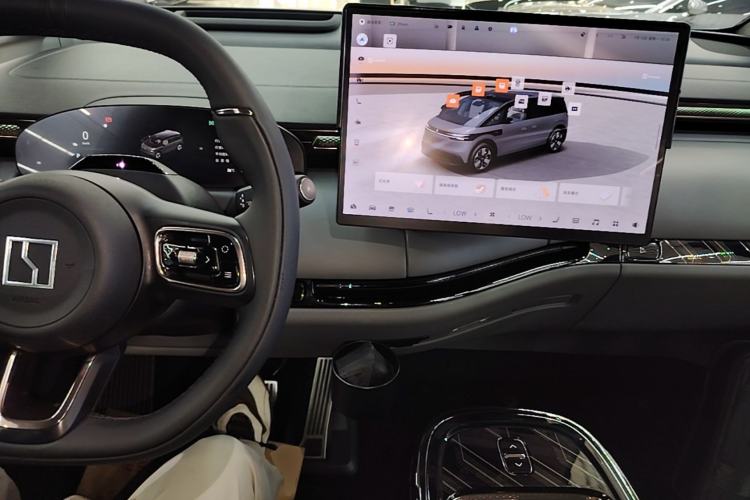 Used Zeekr MIX 2025 Long-Range Intelligent Driving Edition Center Console