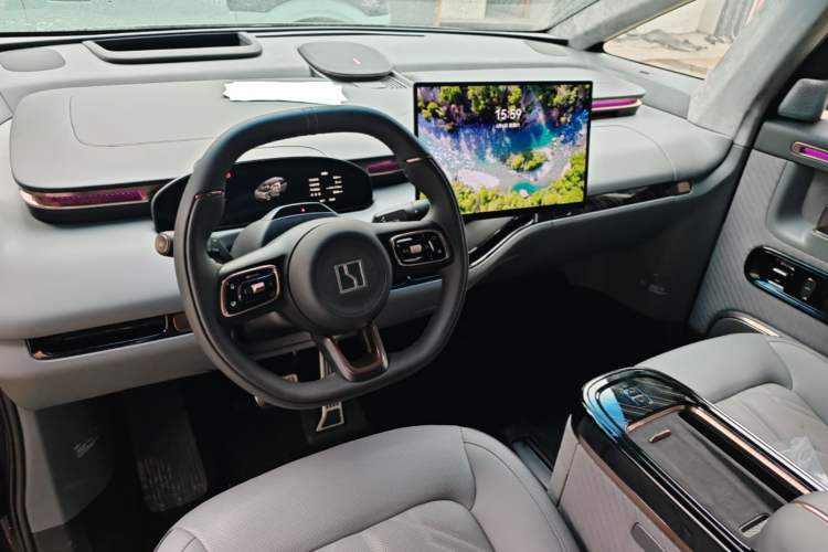 Used Zeekr MIX 2025 Intelligent Driving Version Center Console