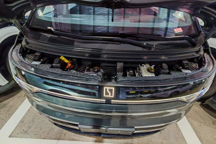 Used Zeekr MIX 2025 Intelligent Driving Version Engine Bay