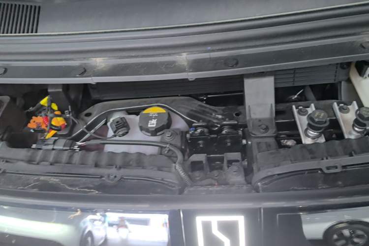 Used Zeekr MIX 2025 Intelligent Driving Version Engine Bay