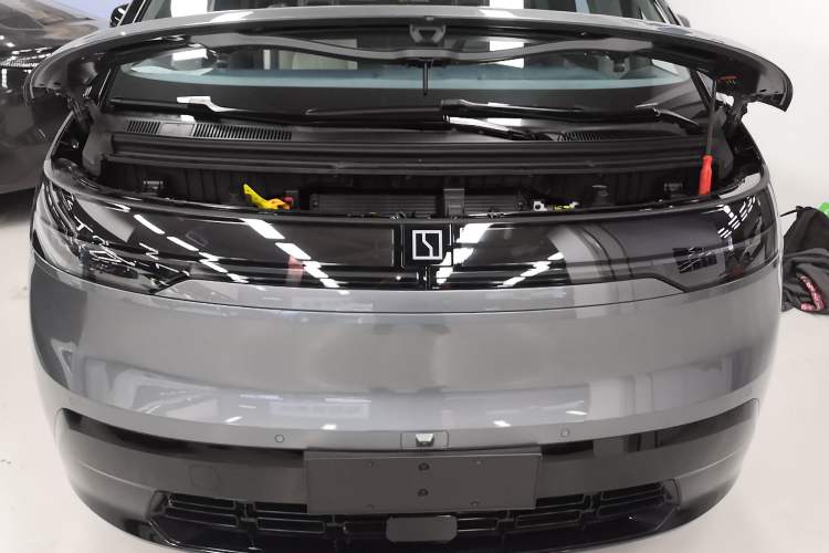 Used Zeekr MIX 2025 Long-Range Intelligent Driving Edition Engine Bay