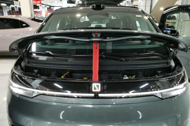 Used Zeekr MIX 2025 Long-Range Intelligent Driving Edition Engine Bay