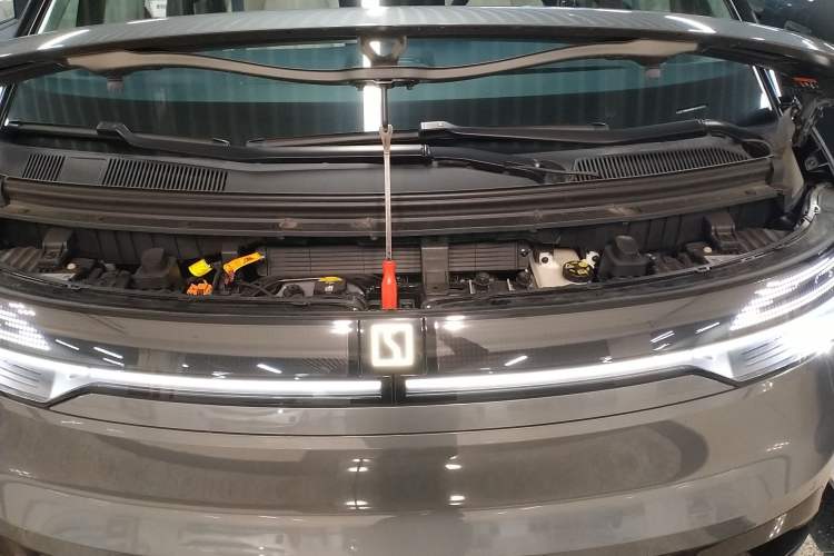 Used Zeekr MIX 2025 Long-Range Intelligent Driving Edition Engine Bay