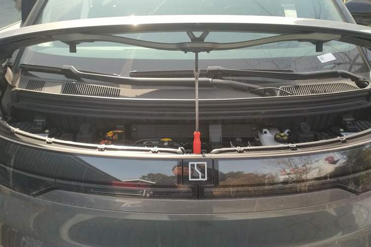Used Zeekr MIX 2025 Long-Range Intelligent Driving Edition Engine Bay