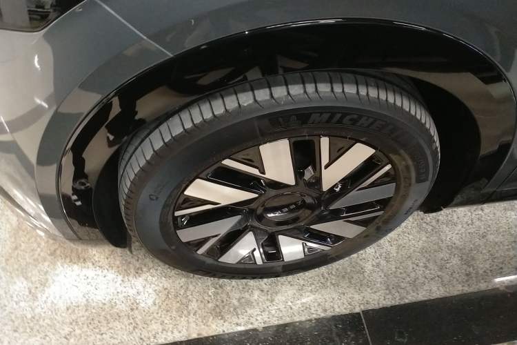 Used Zeekr MIX 2025 Long-Range Intelligent Driving Edition Exterior 2