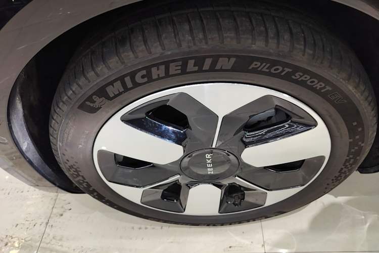 Used Zeekr MIX 2025 Long-Range Intelligent Driving Edition Exterior 4