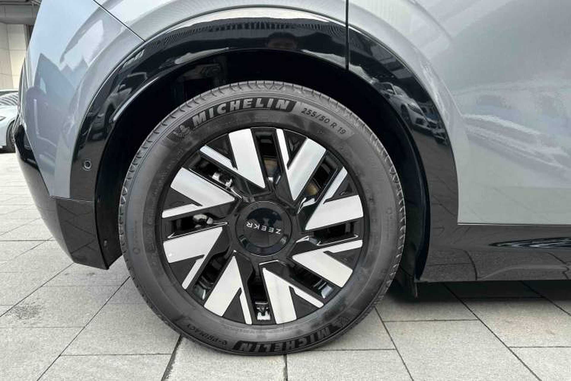 Used Zeekr MIX 2025 Long-Range Intelligent Driving Edition Exterior 6