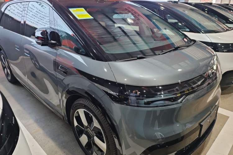 Used Zeekr MIX 2025 Intelligent Driving Version Front Right 45 Deg