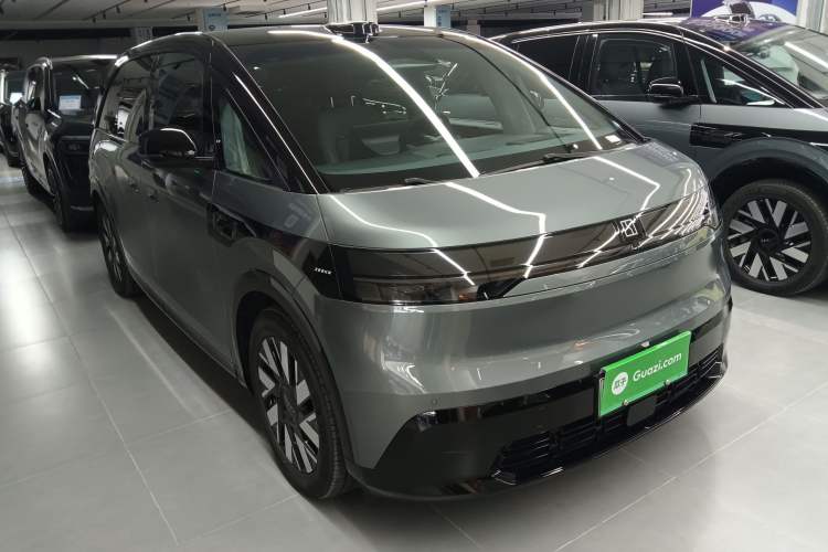 Used Zeekr MIX 2025 Long-Range Intelligent Driving Edition Front Right 45 Deg