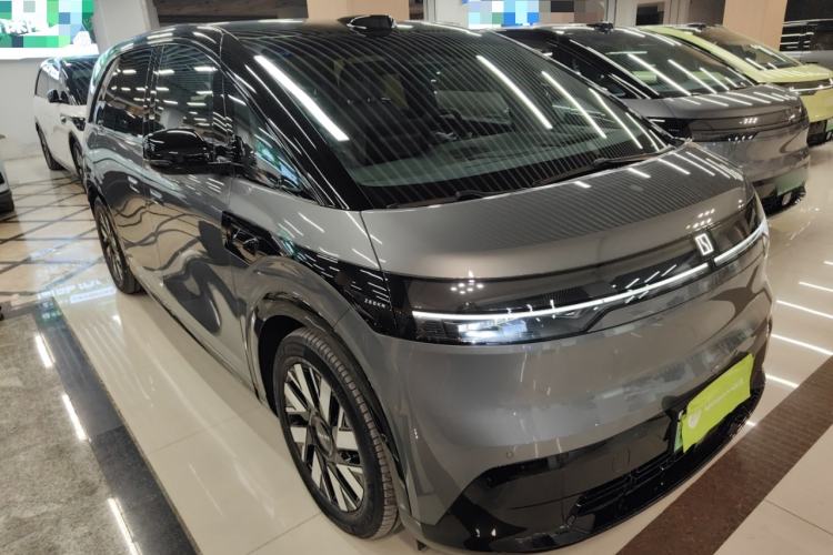 Used Zeekr MIX 2025 Long-Range Intelligent Driving Edition Front Right 45 Deg