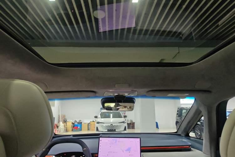 Used Zeekr MIX 2025 Long-Range Intelligent Driving Edition Headliner