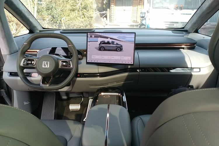 Used Zeekr MIX 2025 Long-Range Intelligent Driving Edition Interior 2