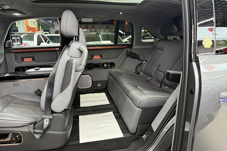 Used Zeekr MIX 2025 Long-Range Intelligent Driving Edition Interior 3