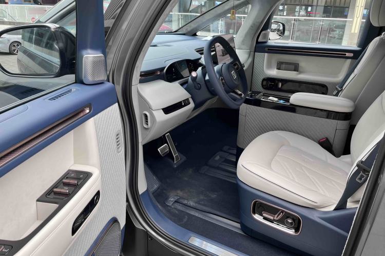 Used Zeekr MIX 2025 Long-Range Intelligent Driving Edition Interior 3