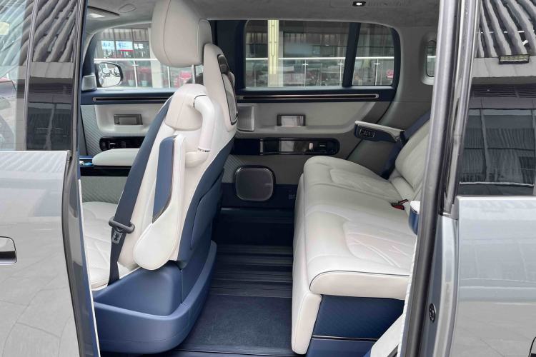 Used Zeekr MIX 2025 Long-Range Intelligent Driving Edition Interior 4