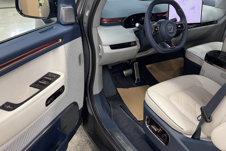 Used Zeekr MIX 2025 Long-Range Intelligent Driving Edition Interior 4