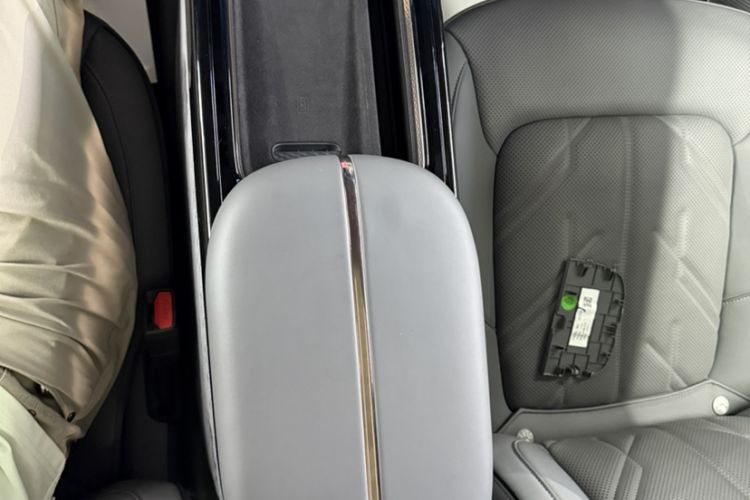 Used Zeekr MIX 2025 Long-Range Intelligent Driving Edition Interior 6