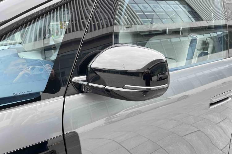 Used Zeekr MIX 2025 Long-Range Intelligent Driving Edition Interior 6