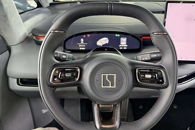 Used Zeekr MIX 2025 Long-Range Intelligent Driving Edition Interior 9
