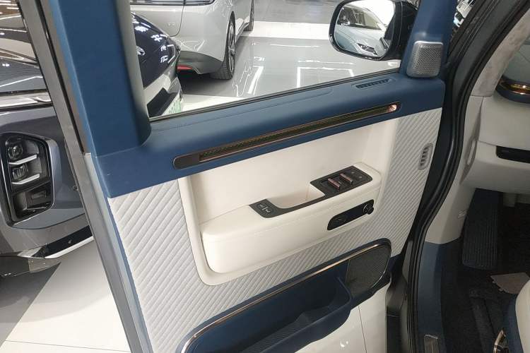 Used Zeekr MIX 2025 Long-Range Intelligent Driving Edition Left Front Door Interior