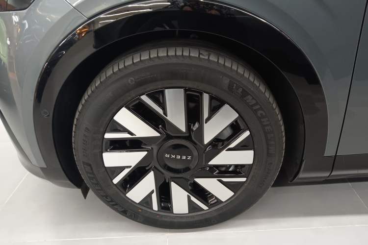 Used Zeekr MIX 2025 Long-Range Intelligent Driving Edition Left Front Wheel Hub