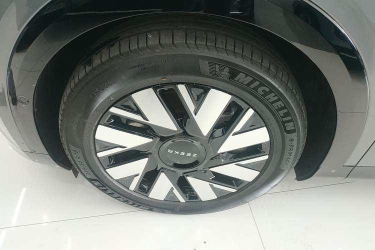 Used Zeekr MIX 2025 Long-Range Intelligent Driving Edition Left Front Wheel Hub