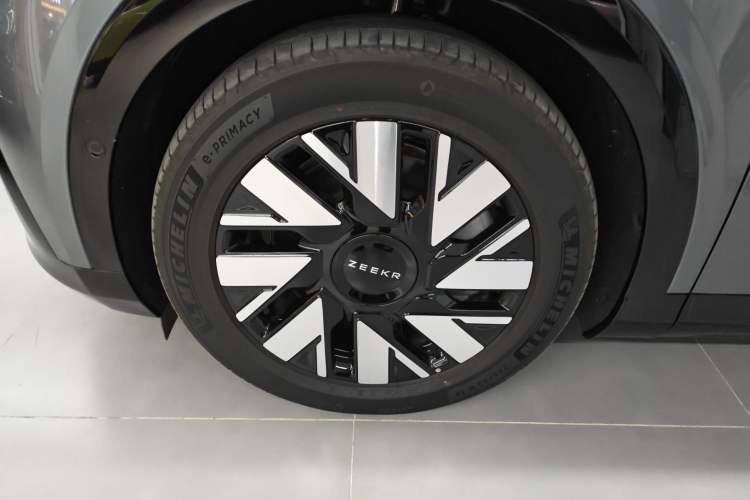 Used Zeekr MIX 2025 Long-Range Intelligent Driving Edition Left Front Wheel Hub