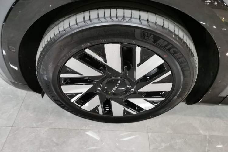 Used Zeekr MIX 2025 Long-Range Intelligent Driving Edition Left Front Wheel Hub