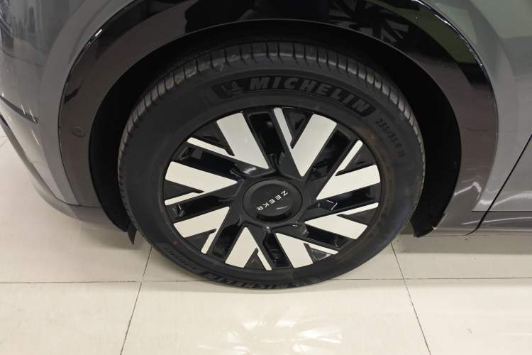 Used Zeekr MIX 2025 Long-Range Intelligent Driving Edition Left Front Wheel Hub