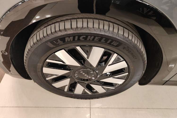 Used Zeekr MIX 2025 Long-Range Intelligent Driving Edition Left Front Wheel Hub