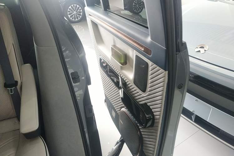 Used Zeekr MIX 2025 Long-Range Intelligent Driving Edition Left Rear Door Interior